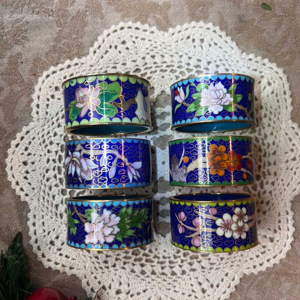 Vintage Floral Cloisonne Napkin Rings like new!! Set of 6